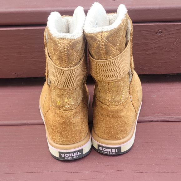 Sorel Boots - Picture 4 of 5